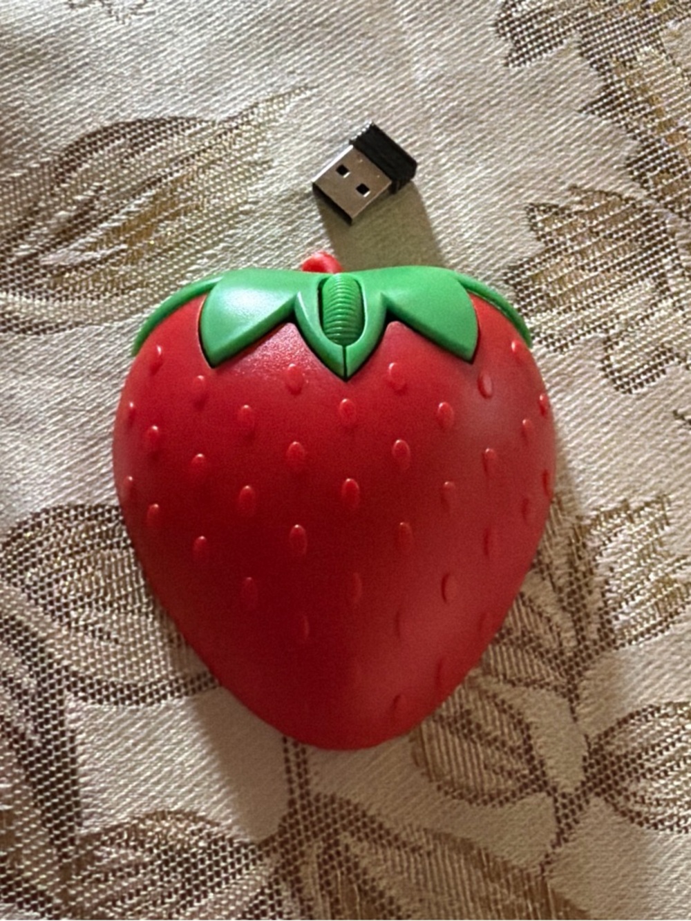 Amazon Strawberry Wireless USB Optical Mouse - Red and Green